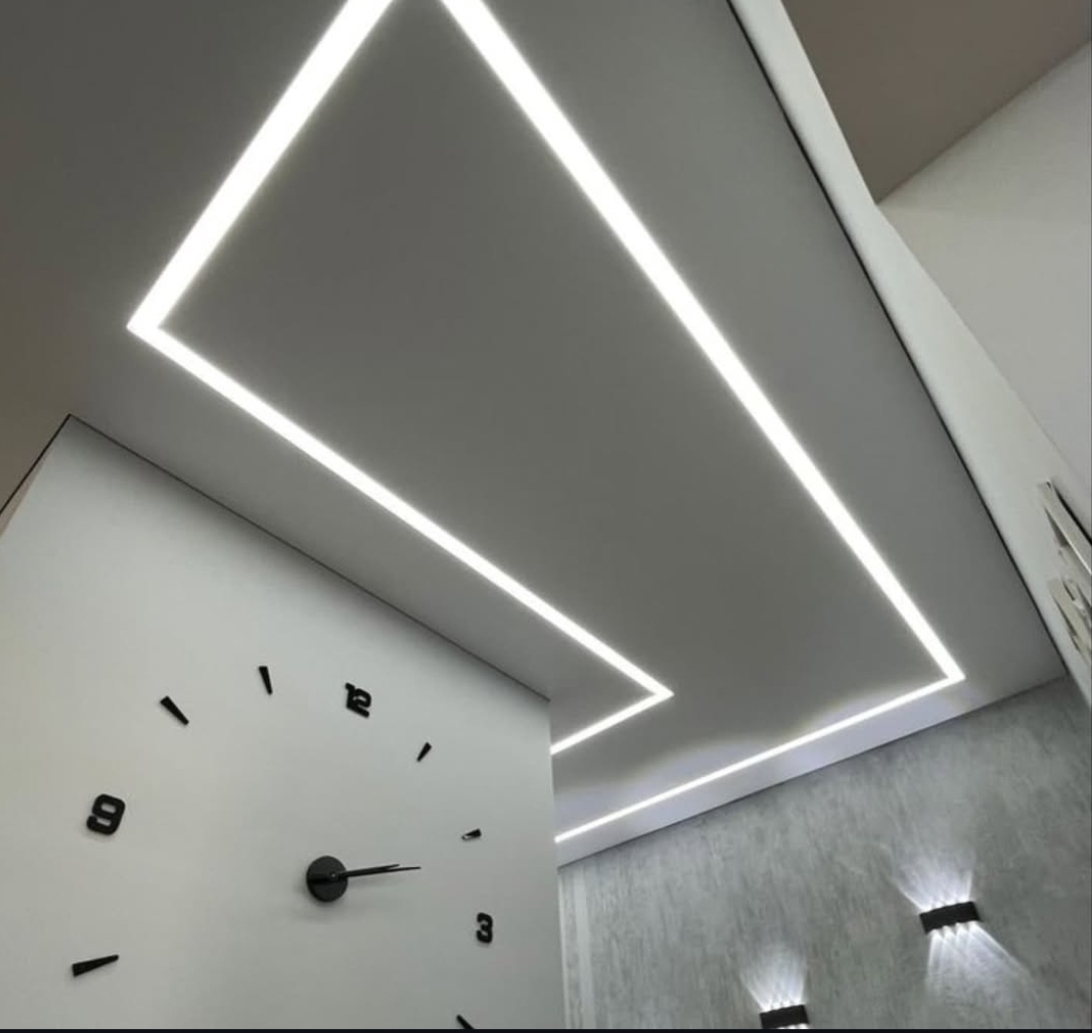 اجرای طرح لوزی نورخط بالای پنجره