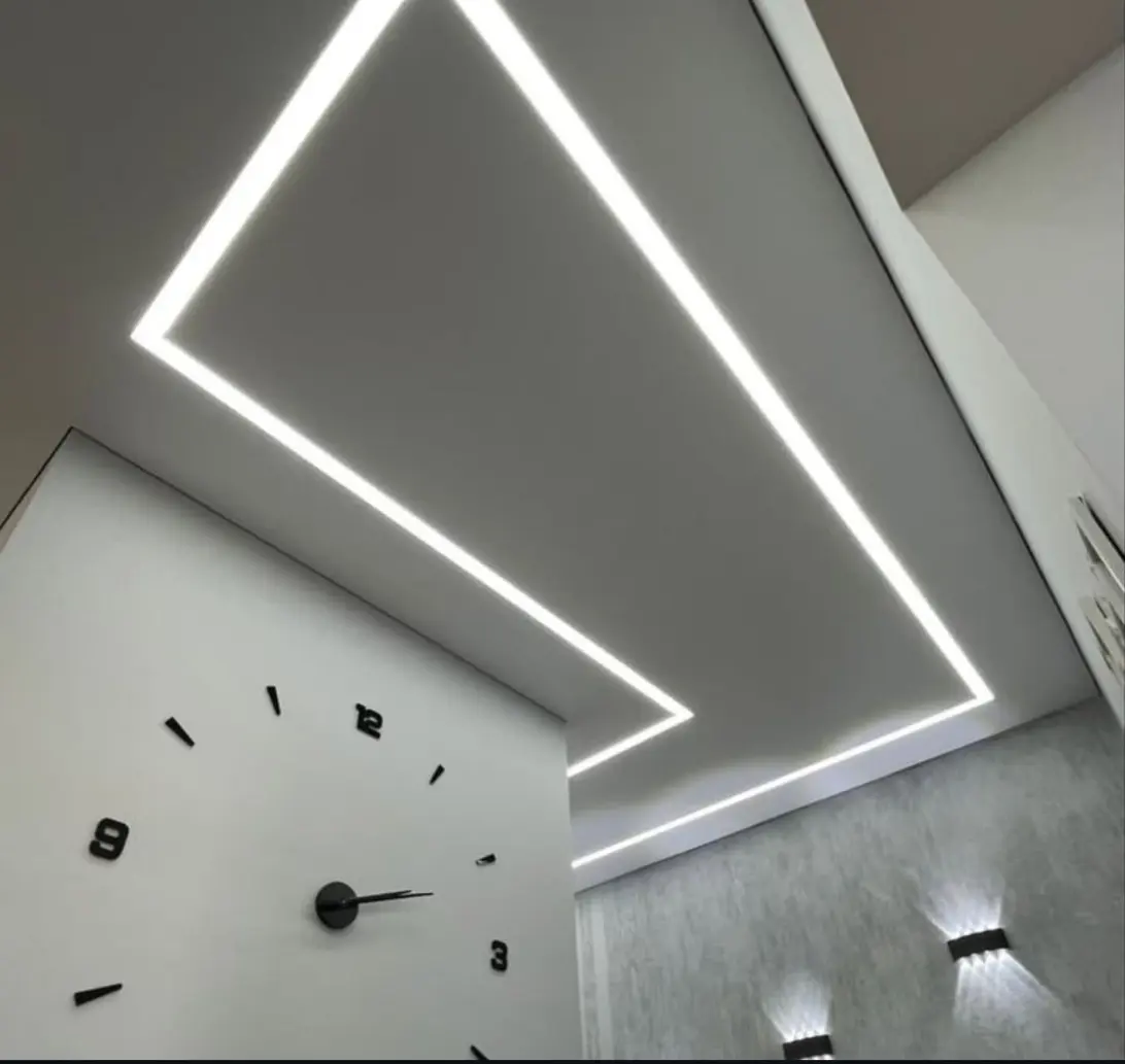 اجرای طرح لوزی نورخط بالای پنجره